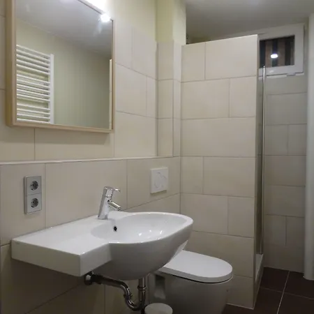 Omyxl Інсбрук